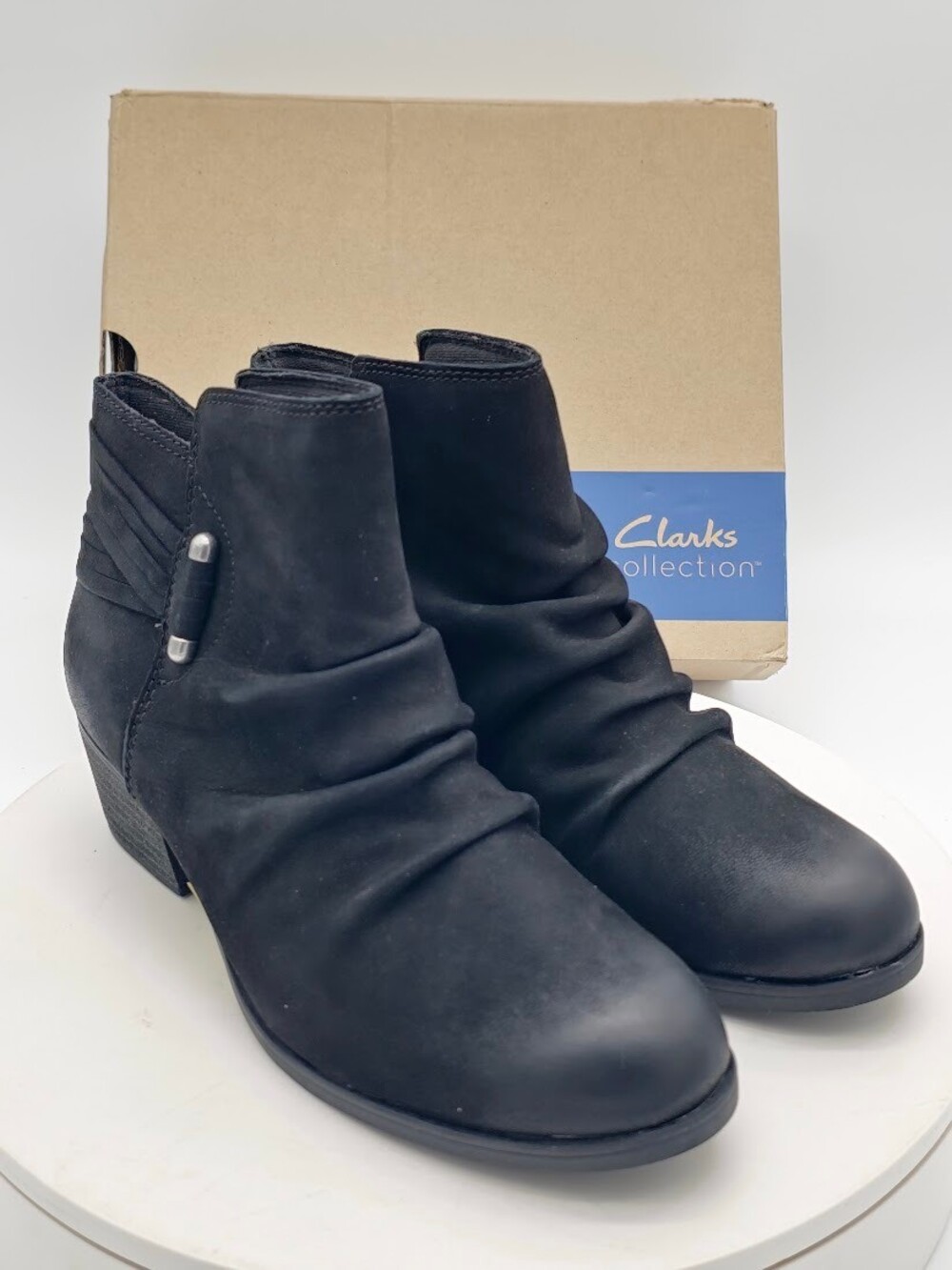 Clarks Charlten Rosa Black Nubuck Ankle Boots Women’s Size 8 W Wide Ruched